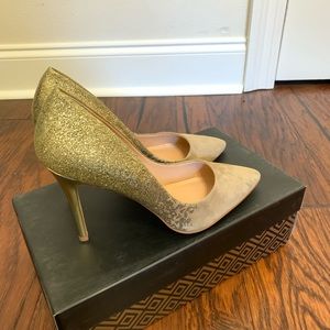 Gold pumps